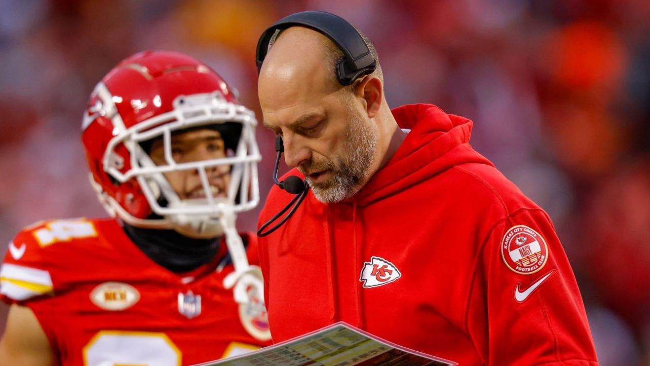 ¿Qué es un coordinador ofensivo en la NFL y qué hace?