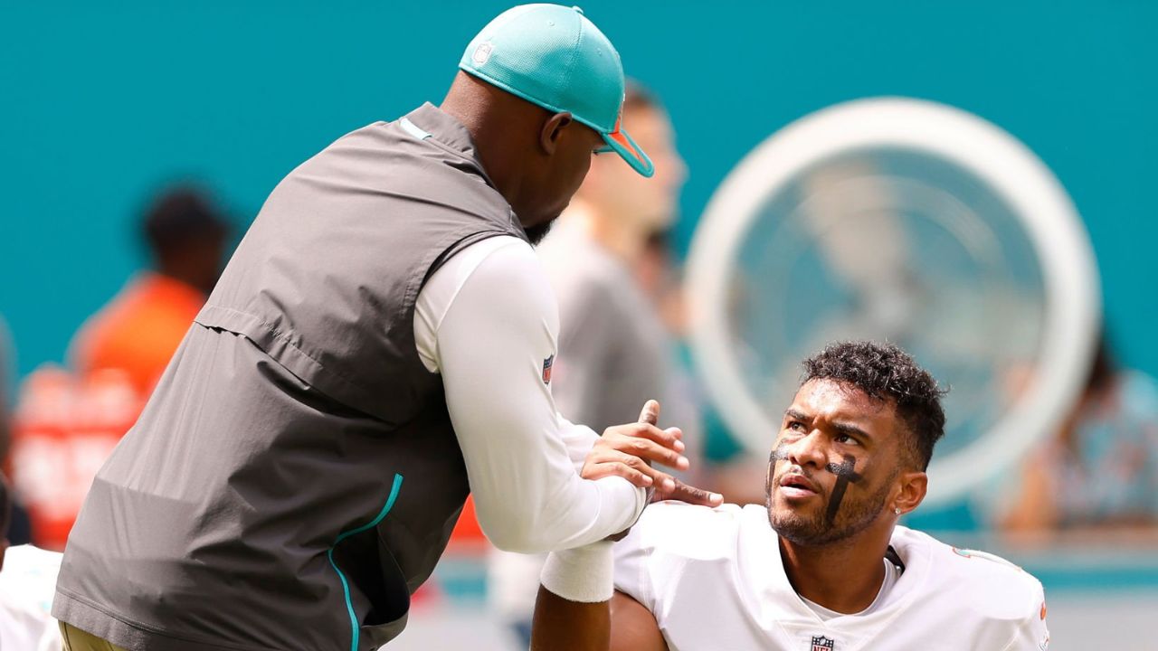Brian Flores responde a Tua Tagovailoa: “Pude haber sido mejor”