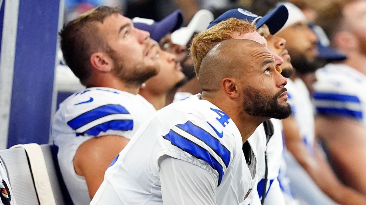 Humillan a defensiva de Cowboys; Dak Prescott sigue lanzando INT