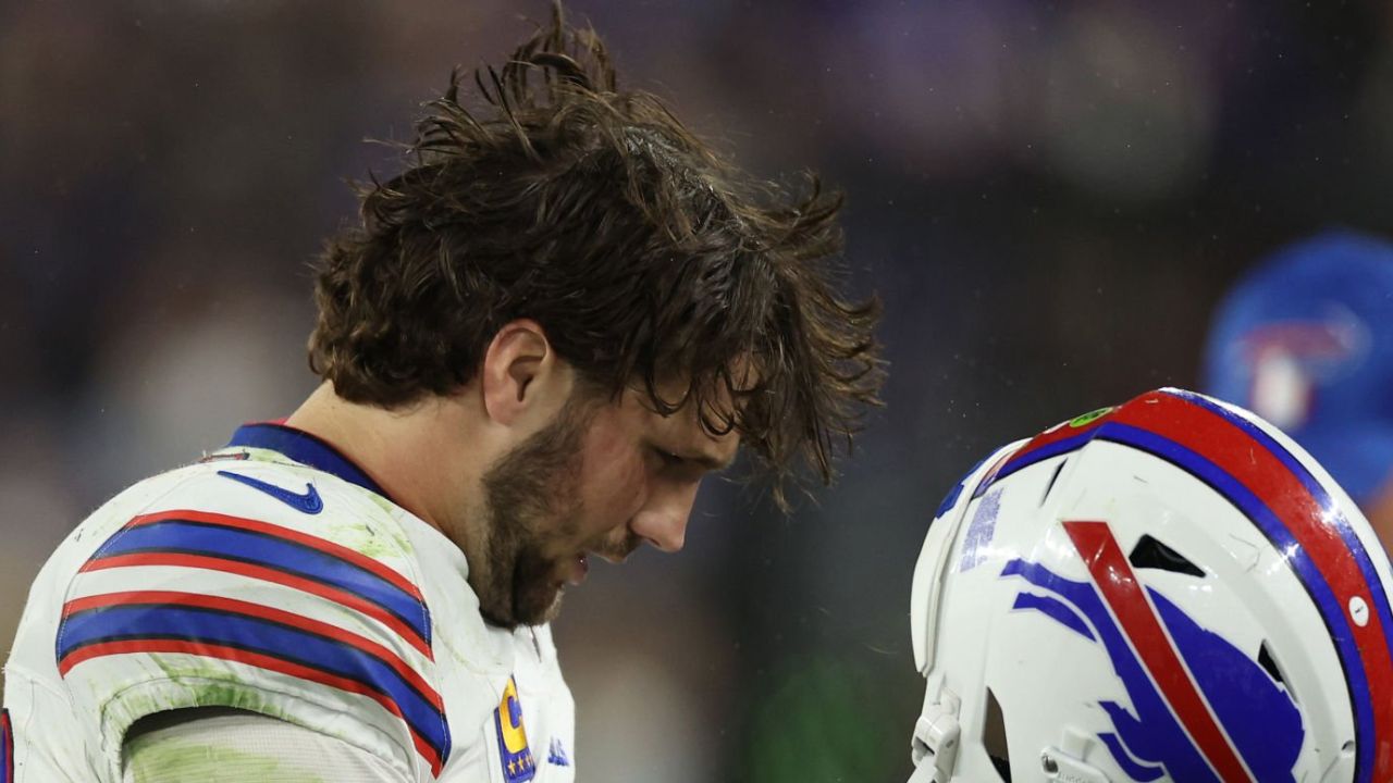 ¿Con Josh Allen aplican otras reglas? Vuelve al juego tras azotar la cabeza en el campo ante los Texans