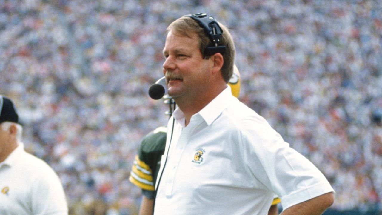 Mike Holmgren y los 5 finalistas al Salón de la Fama NFL 2025