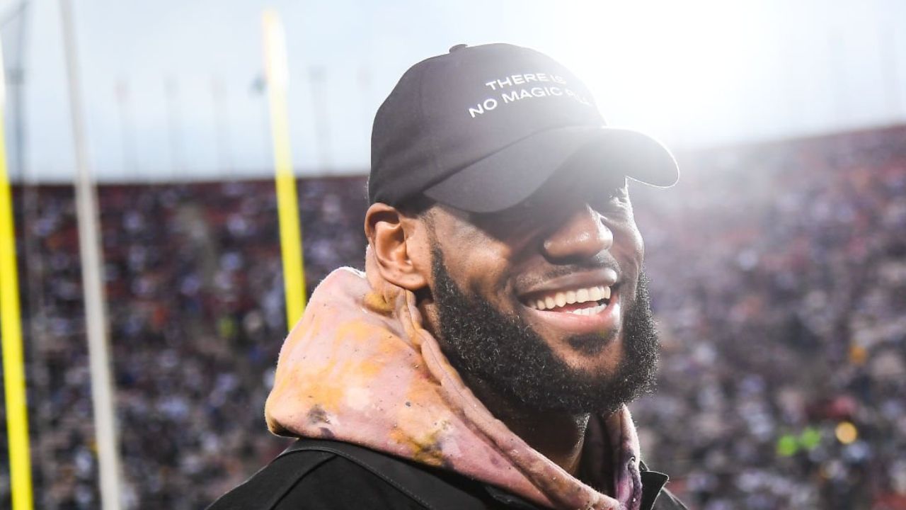 LeBron James advierte a la NFL: “Navidad es de la NBA”; ¿Qué liga es mejor?