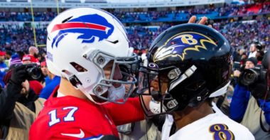 QB Josh Allen, Buffalo Bills; y QB Lamar Jackson, Baltimore Ravens