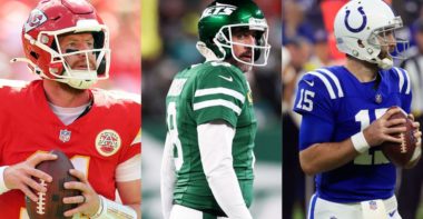 QB Carson Wentz con los Kansas City Chiefs; QB Aaron Rodgers con los New York Jets; QB Joe Flacco con los Indianapolis Colts