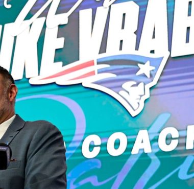 HC Mike Vrabel, New England Patriots