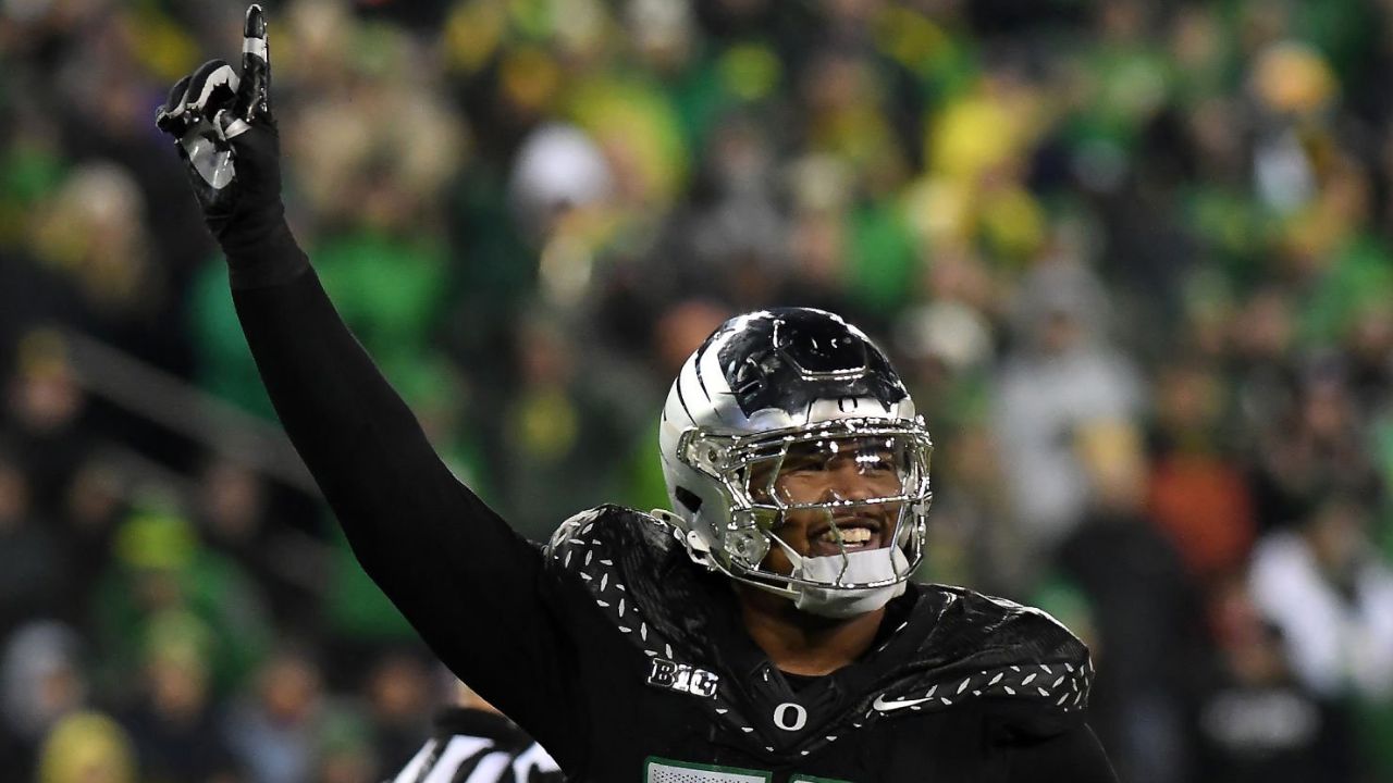 ¿Quién es Derrick Harmon, nuevo liniero defensivo de los Steelers?