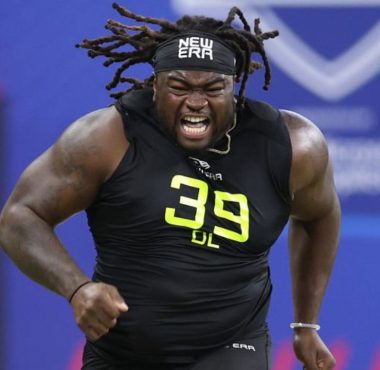 DT CJ West, nuevo jugador de los San Francisco 49ers