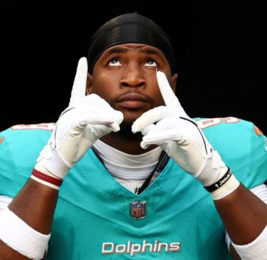 TE Jonnu Smith, Miami Dolphins