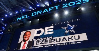 DE Donovan Ezeiruaku, pick de segunda ronda de los Dallas Cowboys en el Draft NFL 2025