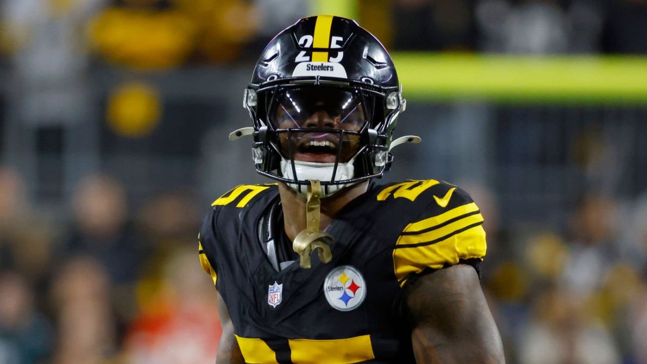 Los Steelers extienden a DeShon Elliott tras ser una revelación en 2024