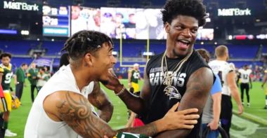 CB Jaire Alexander con los Green Bay Packers; QB Lamar Jackson, Baltimore Ravens