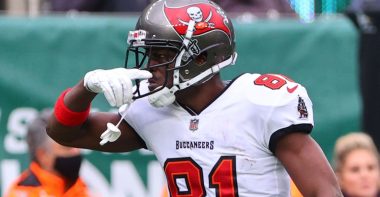 WR Antonio Brown con los Tampa Bay Buccaneers