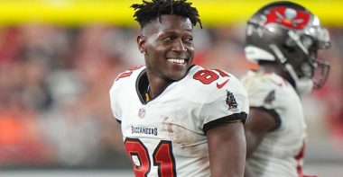 WR Antonio Brown con los Tampa Bay Buccaneers en 2021