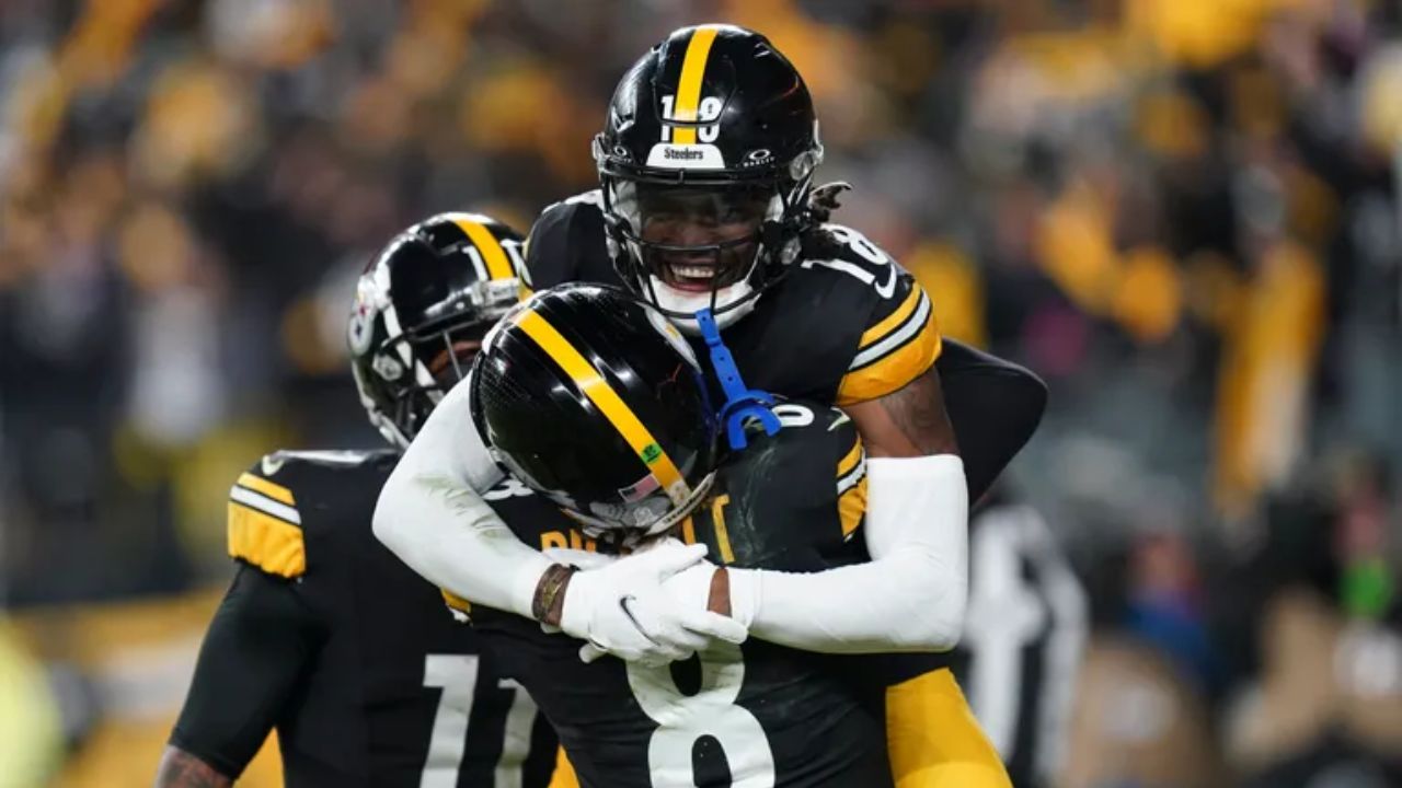 Kenny Pickett será titular de los Browns, según excompañero de los Steelers