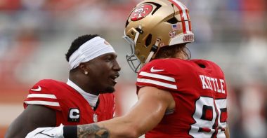 WR Deebo Samuel y TE George Kittle con los San Francisco 49ers en 2024