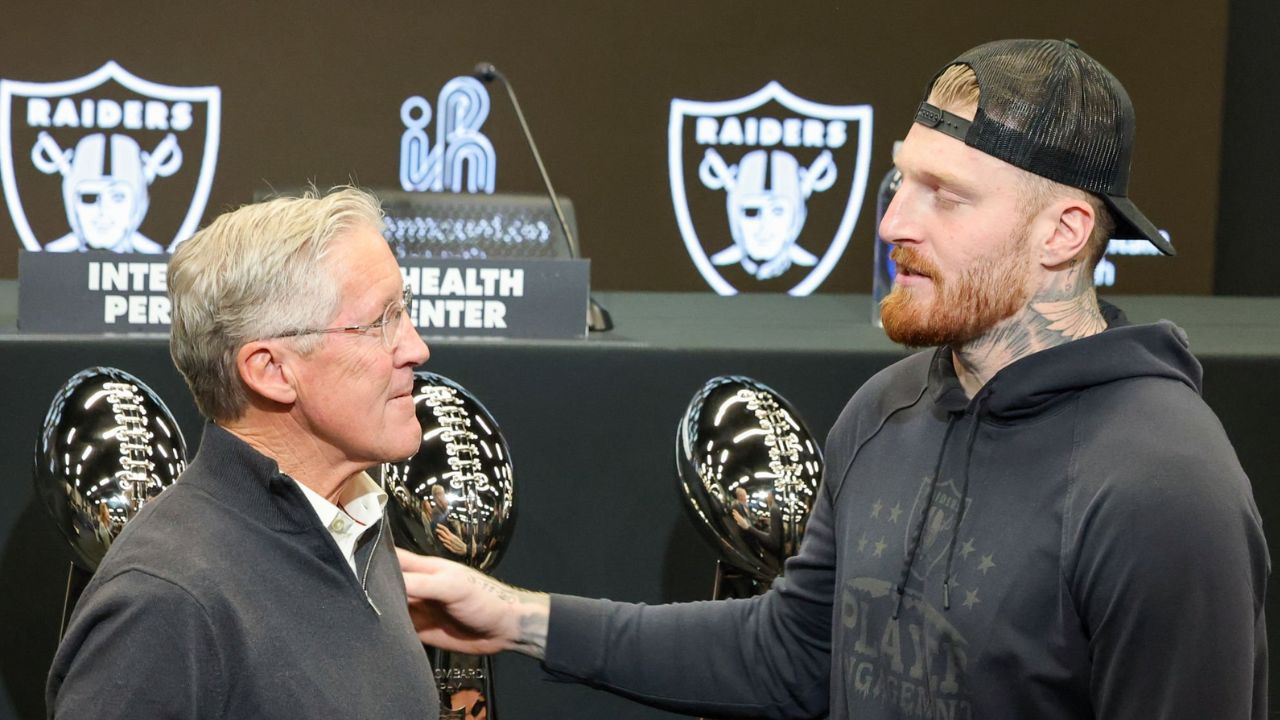 Para Maxx Crosby es un honor jugar para los Raiders