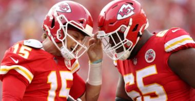 QB Patrick Mahomes y RG Trey Smith, Kansas City Chiefs