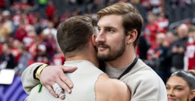 Nick Bosa, San Francisco 49ers; Joey Bosa, Los Angeles Chargers; en el SB LVIII