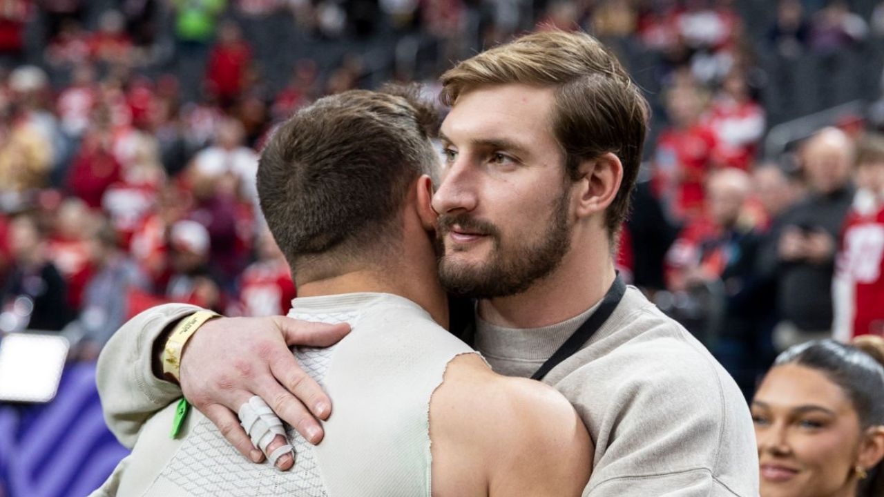 ¿Cierto o falso? Los 49ers tienen que firmar a Joey Bosa