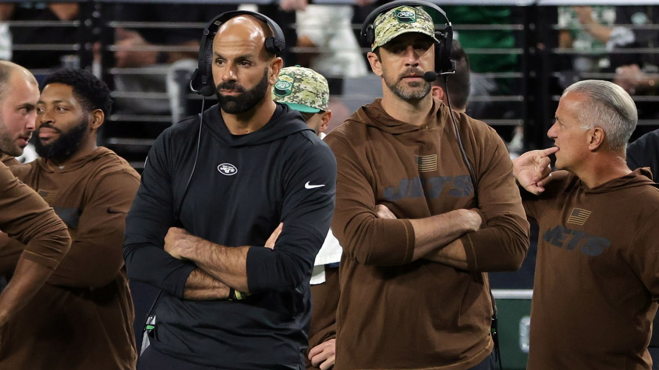 Aaron Rodgers “ofendido” por acusaciones tras despido de Robert Saleh