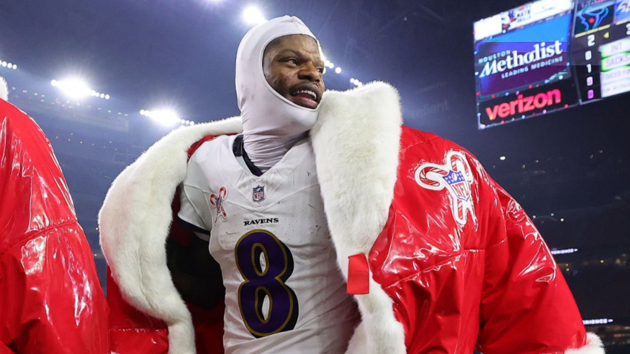 Lamar Jackson rompe récord de yardas por tierra para QB, ¿rebasa a Josh Allen por el MVP?
