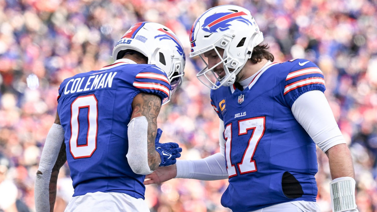 Los Bills pasan caminando a la ronda Divisional, pero preocupa Ray Davis tras grave conmoción