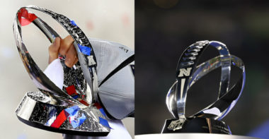 Trofeo Lamar Hunt (izquierda) de la AFC y trofeo George Halas (derecha) de la NFC