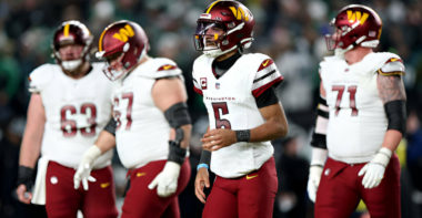 QB Jayden Daniels (centro), Washington Commanders