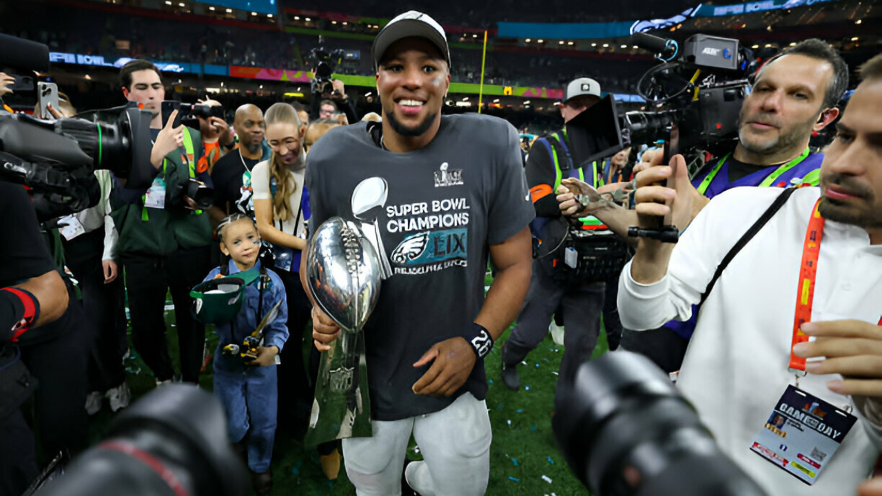 Eagles 2024: Top 5 equipos en la historia de la NFL, afirma Saquon Barkley
