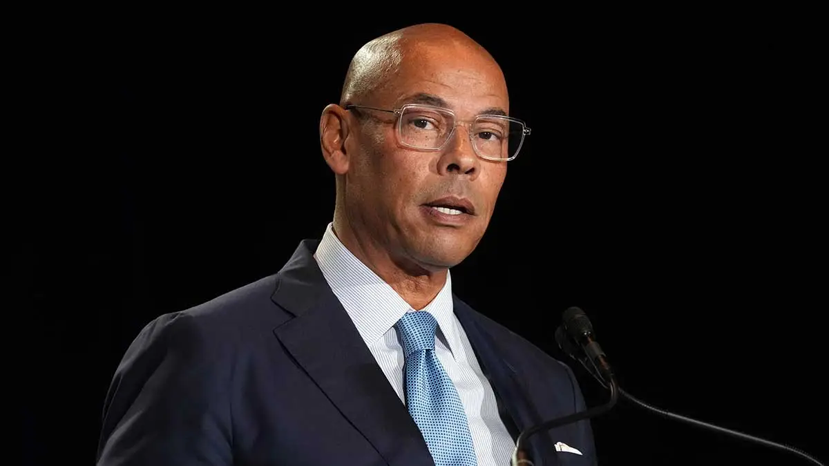 Lloyd Howell renuncia como director ejecutivo de la NFLPA en medio de controversias